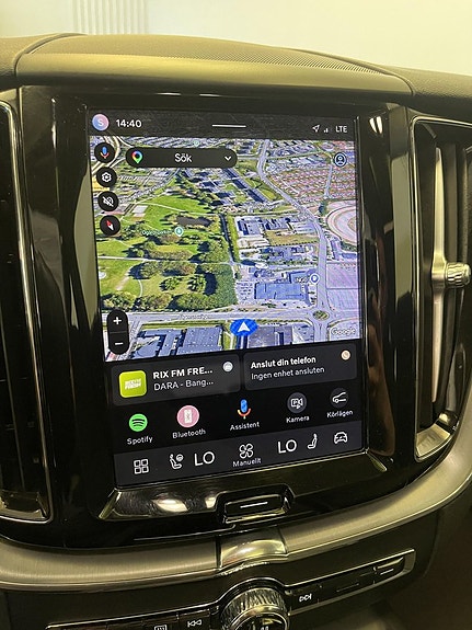 Volvo XC60 10 of 16
