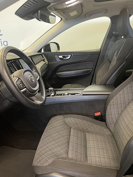 Volvo XC60 5 of 16