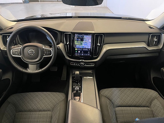 Volvo XC60 7 of 16