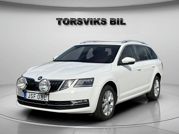 Skoda Octavia 2 of 5