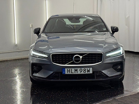 Volvo S60 2 of 5