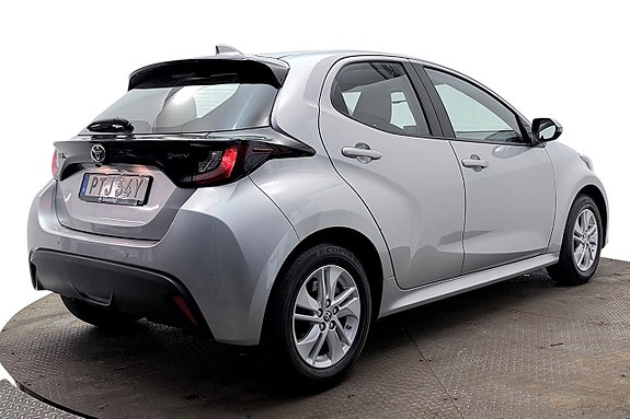 Toyota Yaris 5 of 26