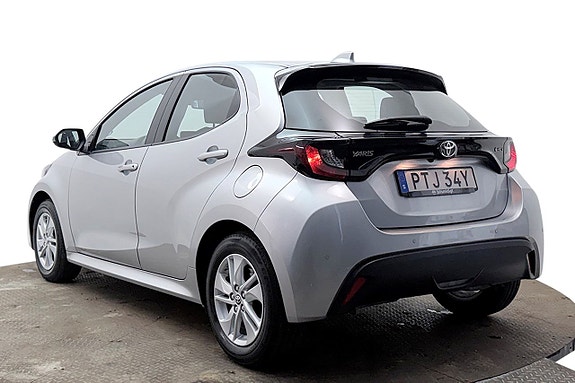 Toyota Yaris 8 of 26