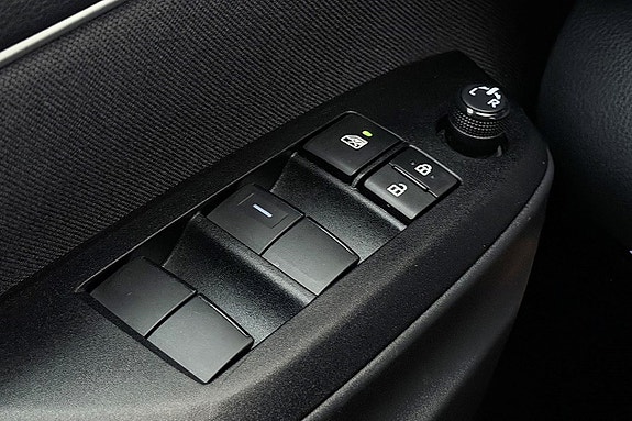 Toyota Yaris 25 of 26