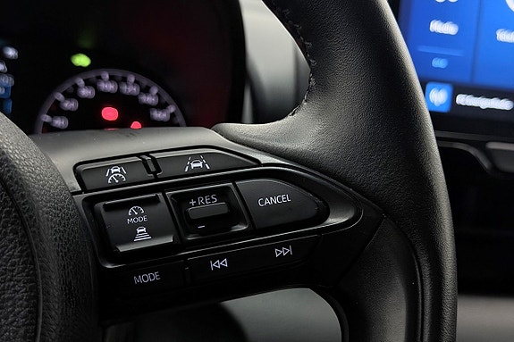 Toyota Yaris 17 of 26