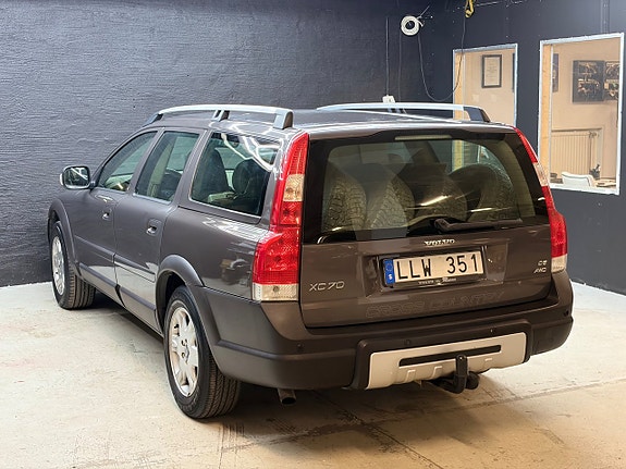 Volvo XC70 8 of 17