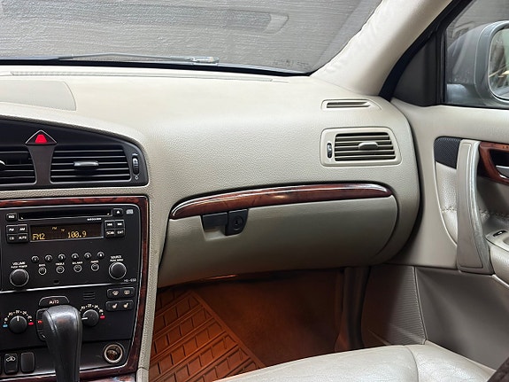 Volvo XC70 16 of 17