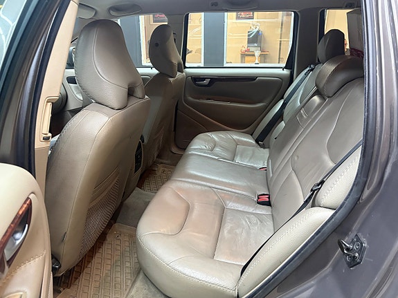 Volvo XC70 17 of 17