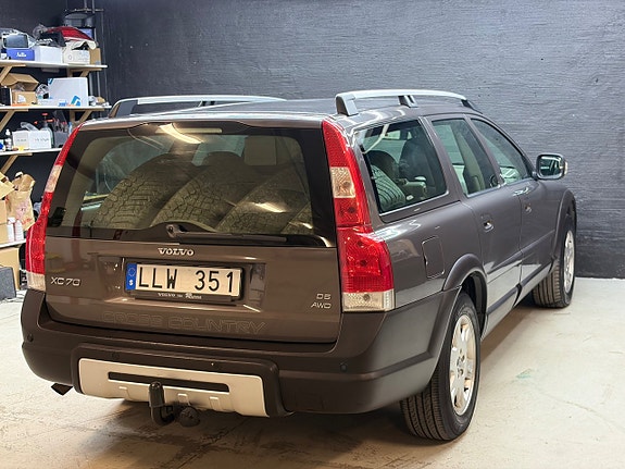 Volvo XC70 9 of 17