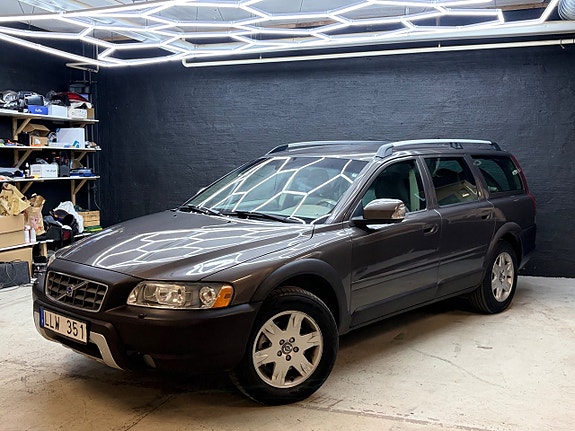 Volvo XC70 3 of 17