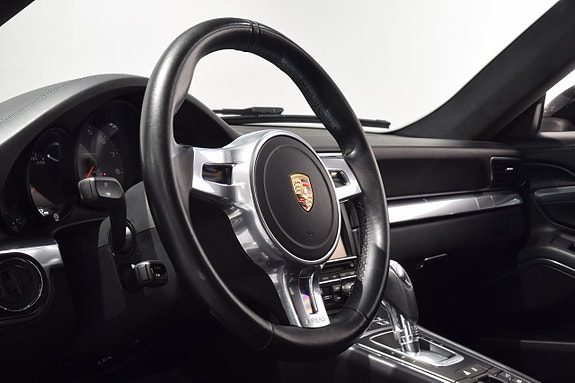Porsche 911 Carrera 4S 5 of 5