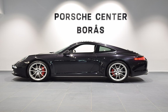 Porsche 911 Carrera 4S 2 of 5