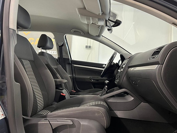 Volkswagen Golf V 12 of 14