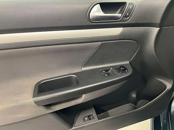 Volkswagen Golf V 10 of 14