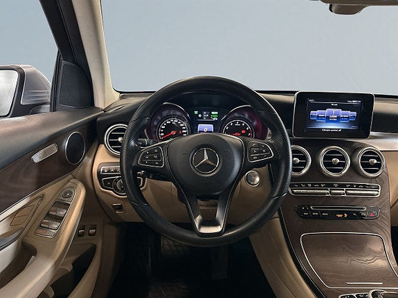 Mercedes-Benz GLC350 e 9 of 18