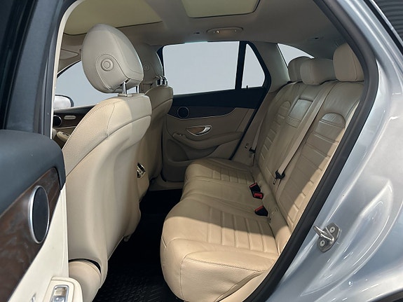 Mercedes-Benz GLC350 e 13 of 18