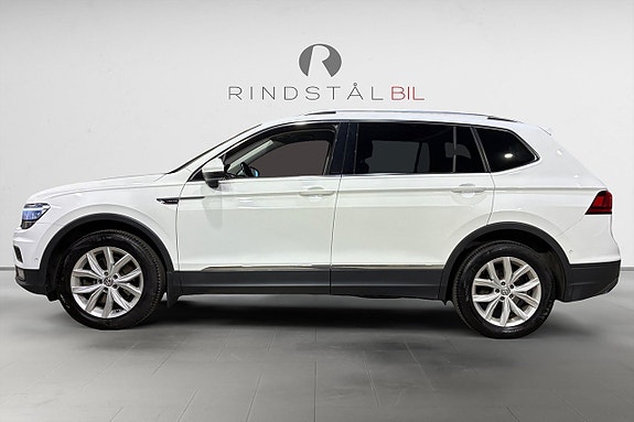 Volkswagen Tiguan Allspace 4 of 5