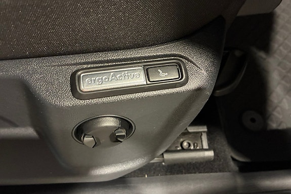 Volkswagen Tiguan Allspace 16 of 19