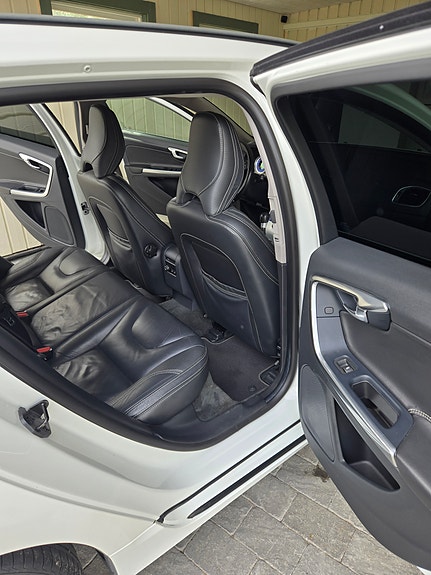 Volvo V60 5 of 5