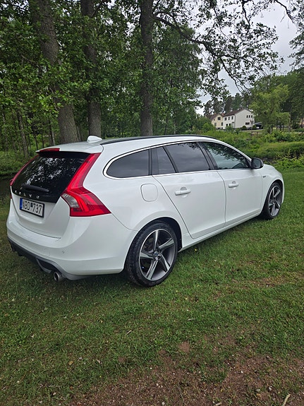 Volvo V60 4 of 5