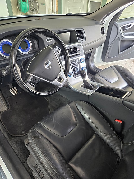 Volvo V60 6 of 9