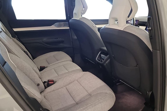 Volvo EX90 9 of 23