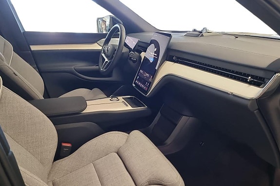 Volvo EX90 7 of 23