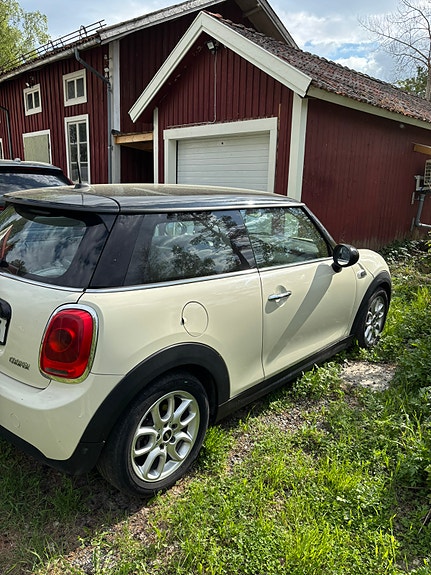 MINI Cooper 5 of 5