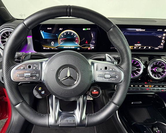 Mercedes-Benz CLA35 14 of 28