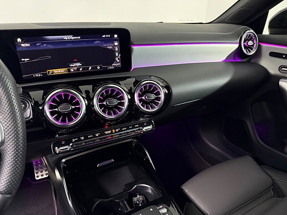 Mercedes-Benz CLA35 15 of 28
