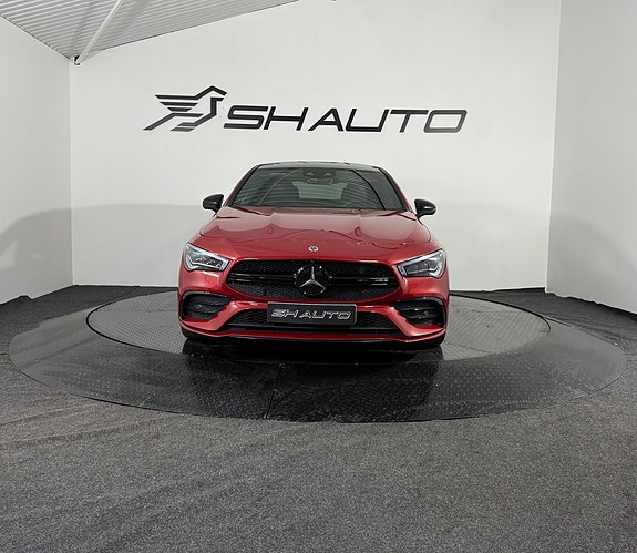 Mercedes-Benz CLA35 3 of 28