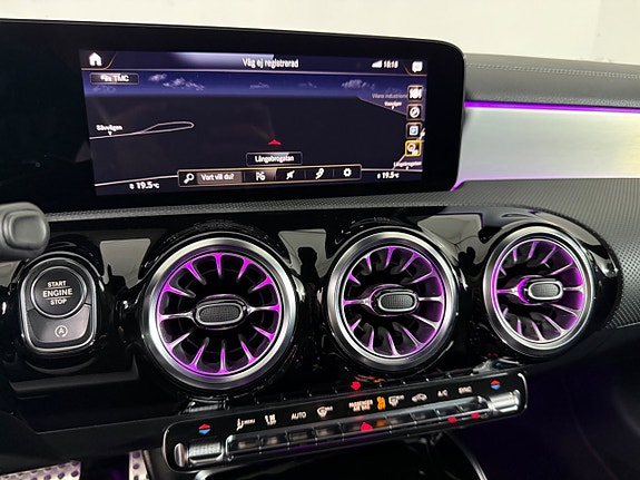 Mercedes-Benz CLA35 16 of 28