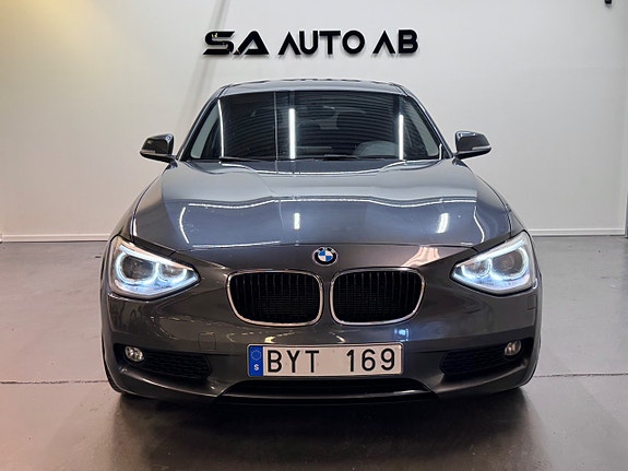 BMW 118d 3 of 5