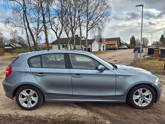 BMW 118d 4 of 5
