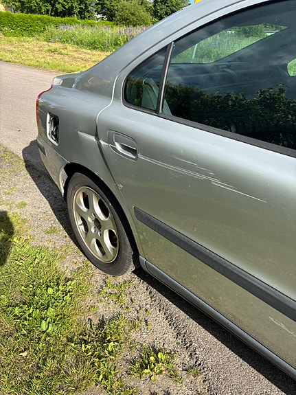 Volvo S60 2 of 4