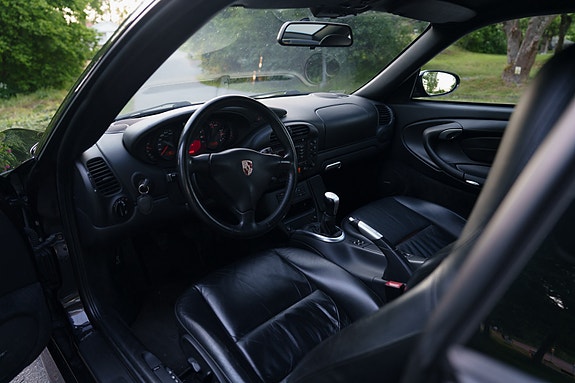 Porsche 911 Carrera 4S 5 of 5