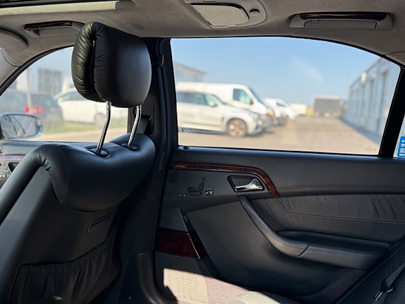 Mercedes-Benz S600 9 of 14