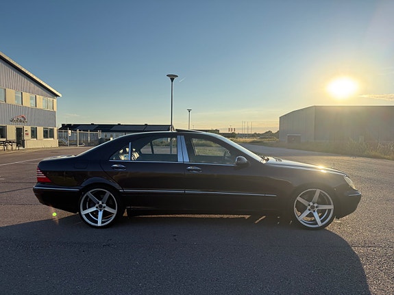 Mercedes-Benz S600 3 of 14