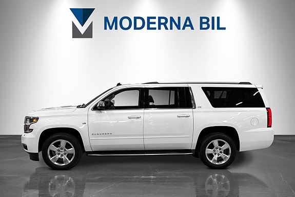 Chevrolet Suburban 3 of 5