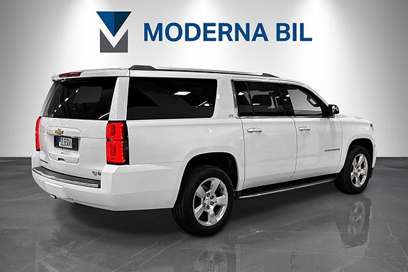 Chevrolet Suburban 6 of 26