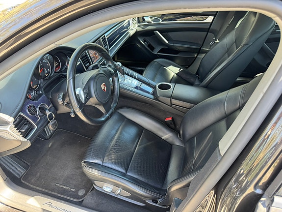 Porsche Panamera 4 7 of 8