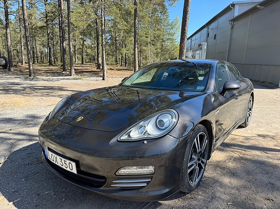 Porsche Panamera 4 6 of 8