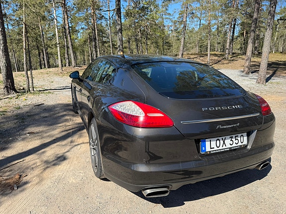 Porsche Panamera 4 5 of 5
