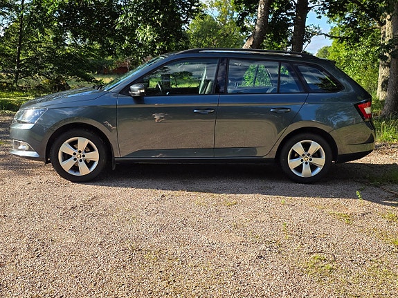 Skoda Fabia 2 of 13