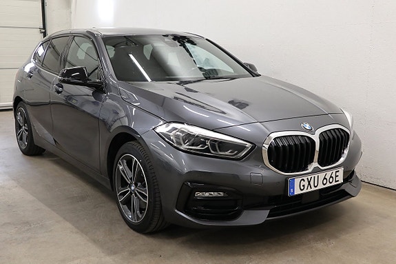 BMW 118i 2 of 5