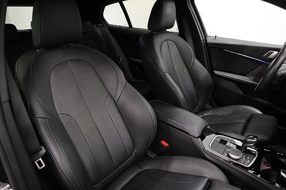 BMW 118i 8 of 18