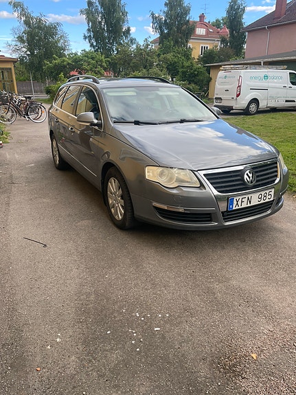 Volkswagen Passat 2 of 5