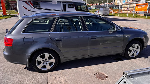 Audi A4 5 of 9