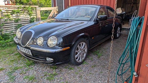 Jaguar S-TYPE 2 of 5