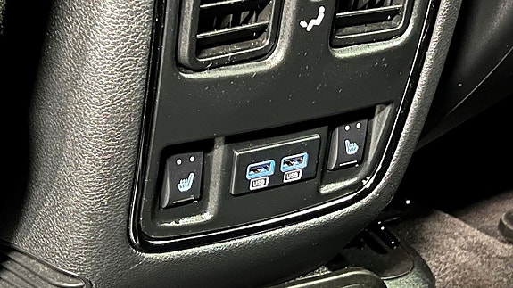 Jeep Grand Cherokee 24 of 27